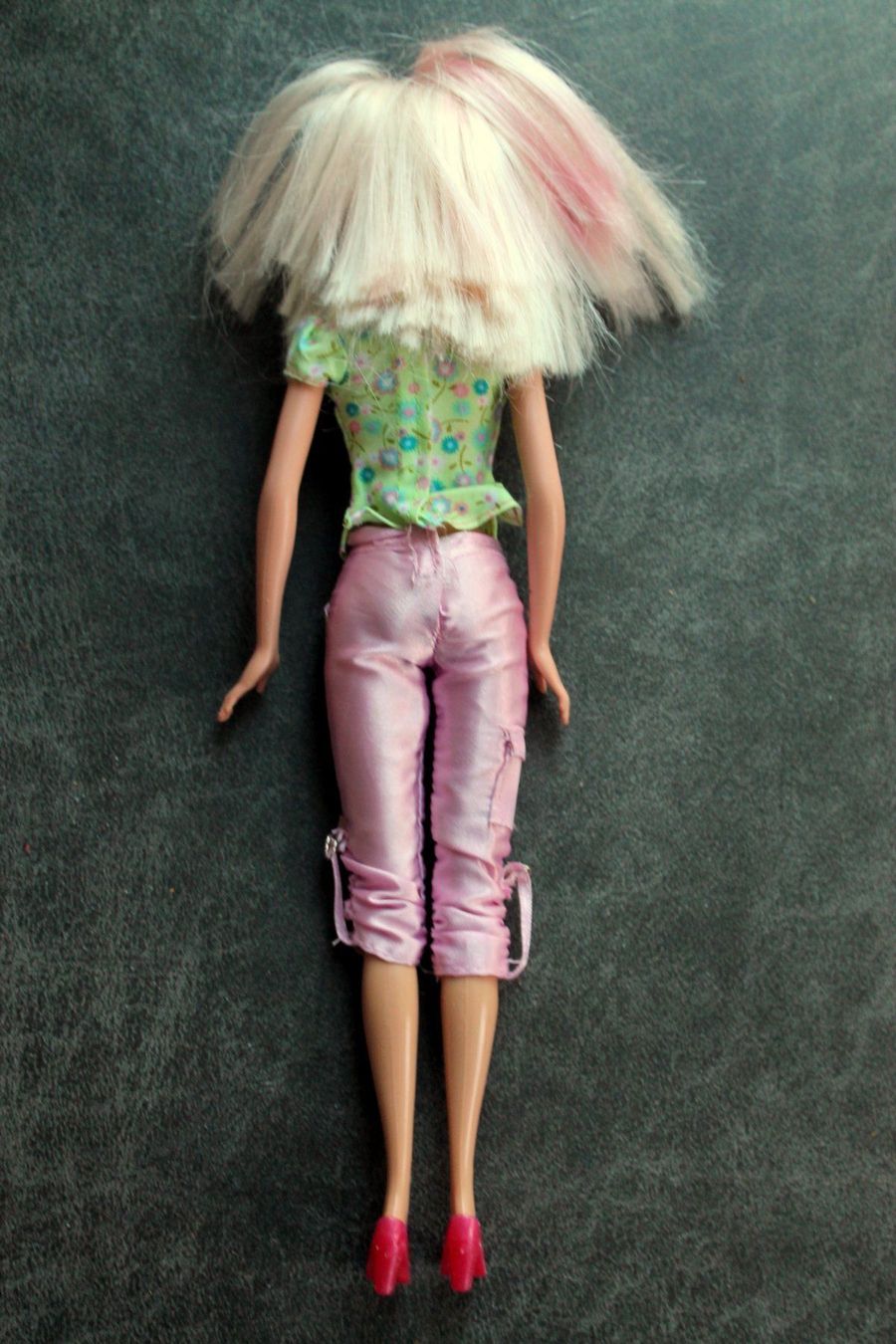 Puppen: Barbie * PUPPE mit 2 Outfits – Gebraucht aus Rebstein von Lunipu 2
