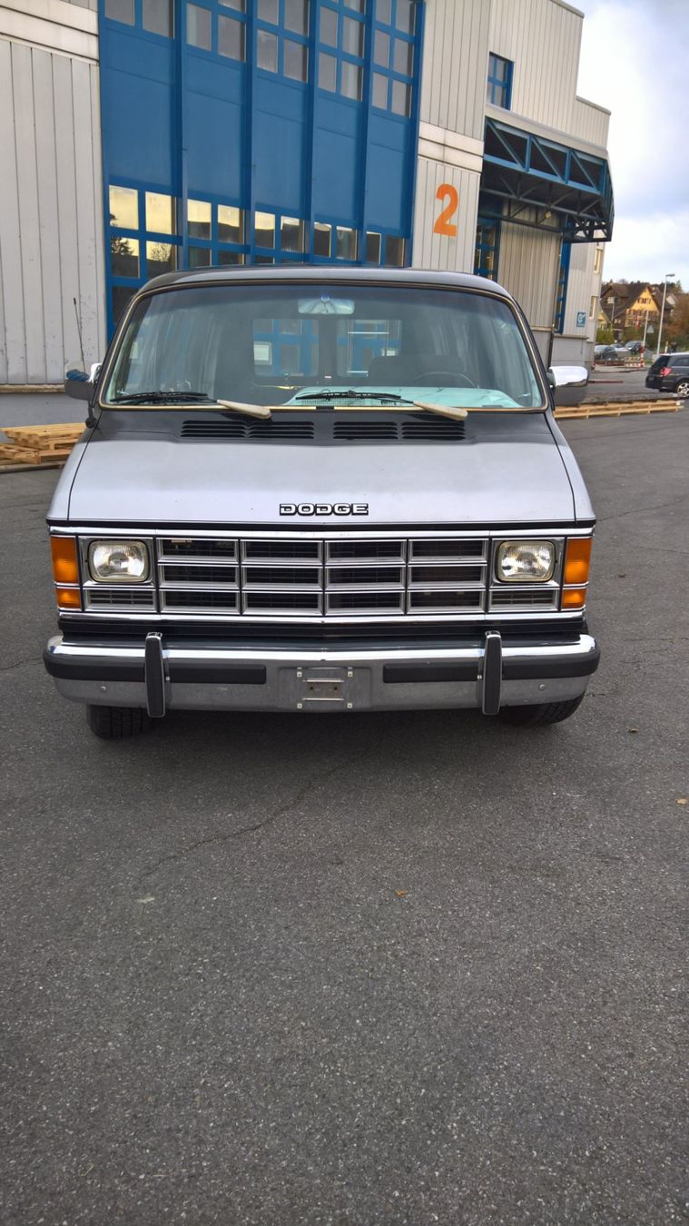 Dodge Automobili: Dodge RAM VAN B150 – Usato da Arnegg venduto da Arnrom 1
