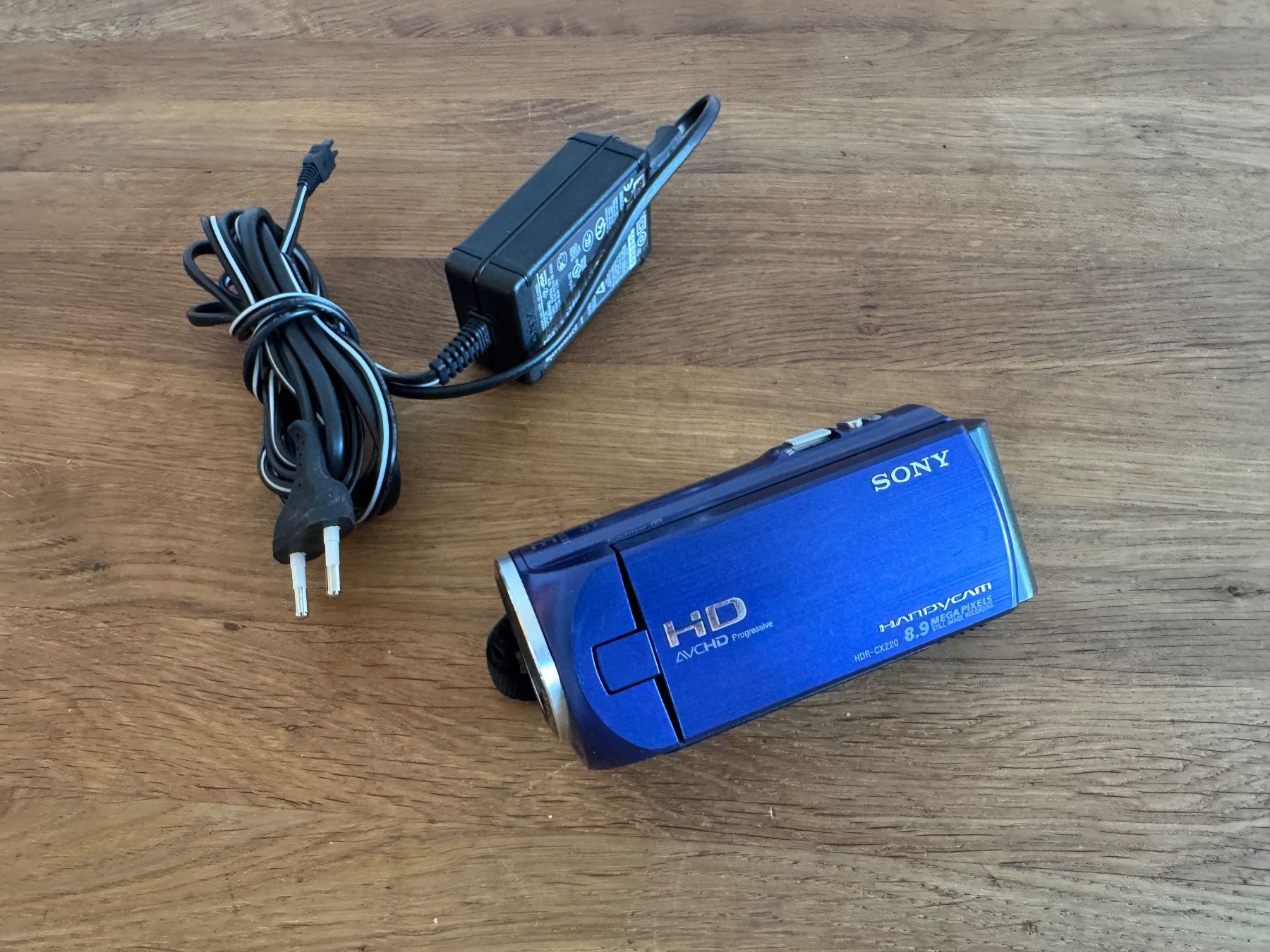 Sony Videocamere: SONY Camcorder HDR CX-220 – Nuovo (secondo la descrizione) da frauenfeld venduto da pipi018 5