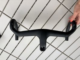 Integrated Aero cockpit for Madone 8Gen