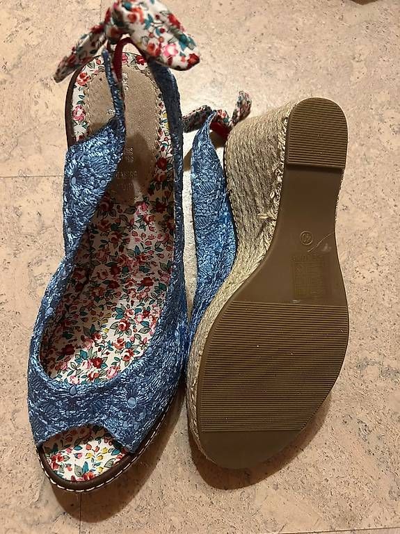 Scarpe da donna: Plateau Schuhe Gr.40 – Usato da Reichenbach i. K. venduto da Kusi8