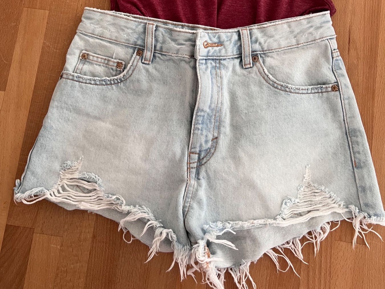 Pull&Bear Pantaloni: Short en jeans – Usato da Pully venduto da sunaddict