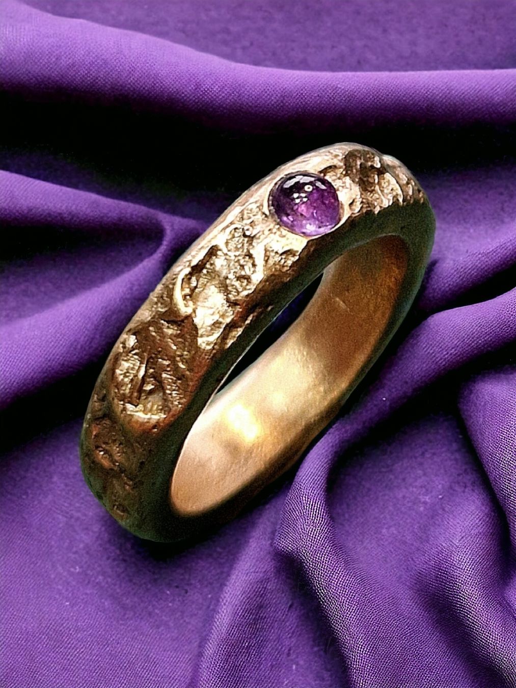 Anelli: Wilder Ring, handgemacht, Bronze & Amethyst. Grösse 48. – Nuovo e nell'imballaggio originale da Aarau venduto da Schmuckhoehle_MD 1