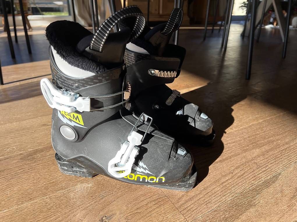 Herrenschuhe: Skischuhe 255mm – Gebraucht aus Cazis von Sibrag