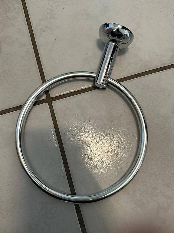 WC: Divers accessoires pour salle de bain – Usato da Sonceboz-Sombeval venduto da michael.l 2
