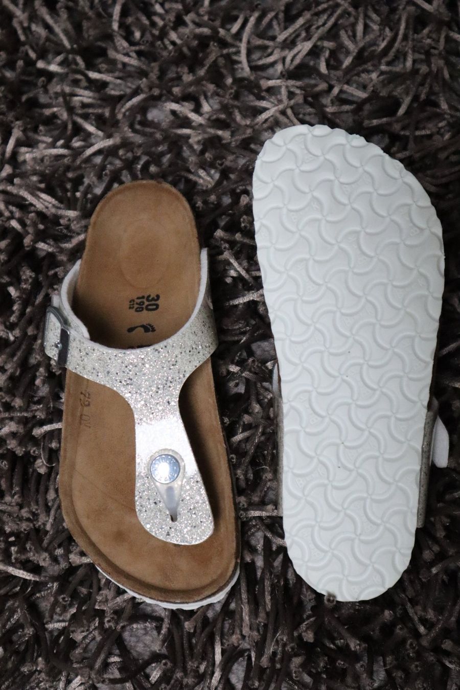 Birkenstock Schuhe für Mädchen: Birkenstock, Gizeh, Gr.30, silber Glitzer, NEU – Neu (gemäss Beschreibung) aus Wattwil von glueck 3