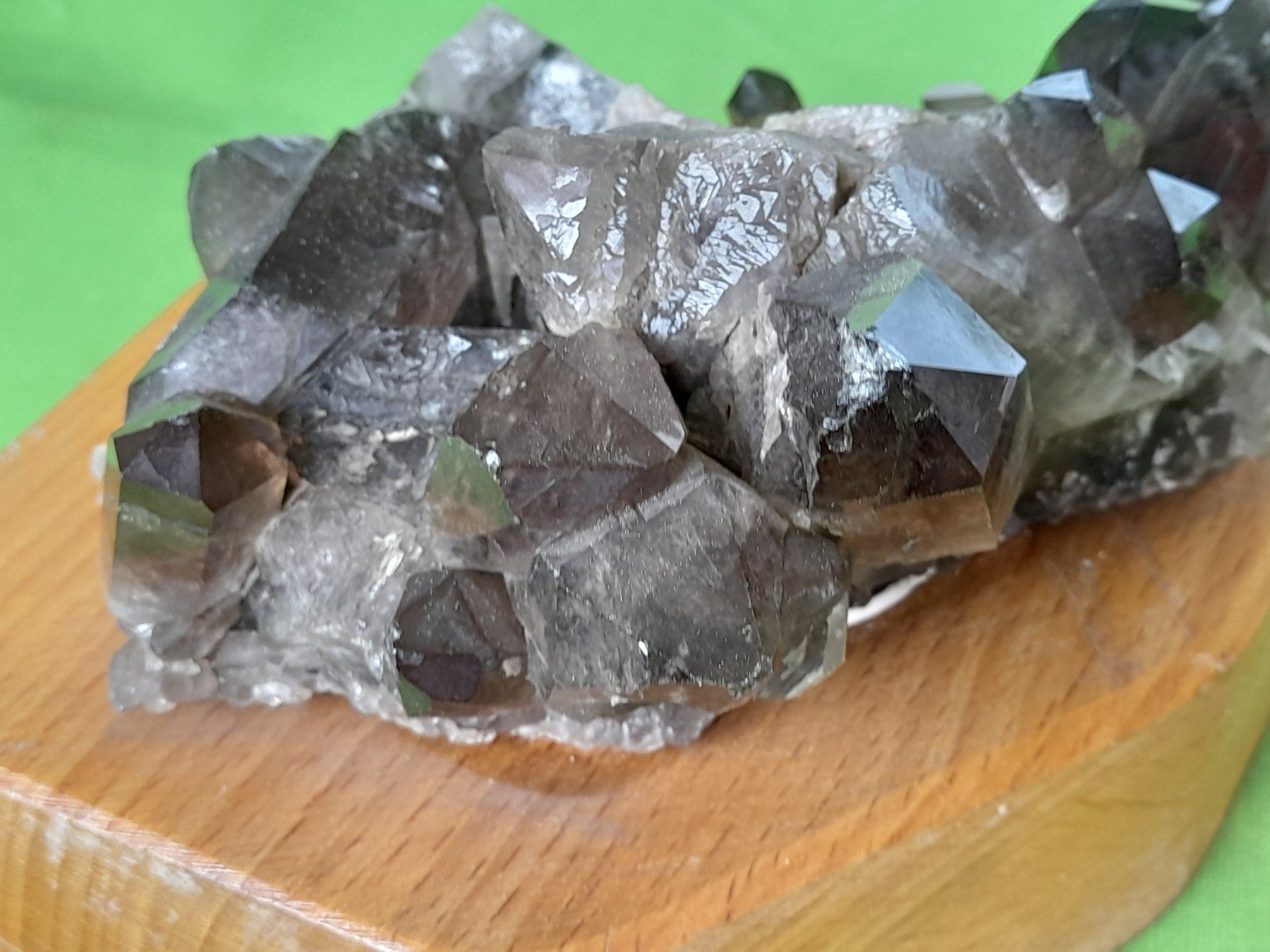 Minerali & Pietre curative: Rauchquarz-Stufe – Usato da Aeschi b.Spiez venduto da 52_wochen 4