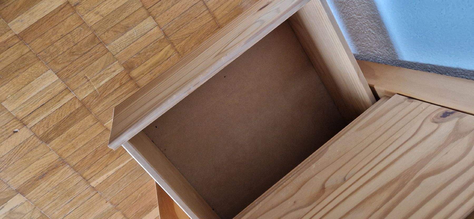 Regale: Möbel mit 5 Schublade aus holz – Gebraucht aus Neuenhof von  1