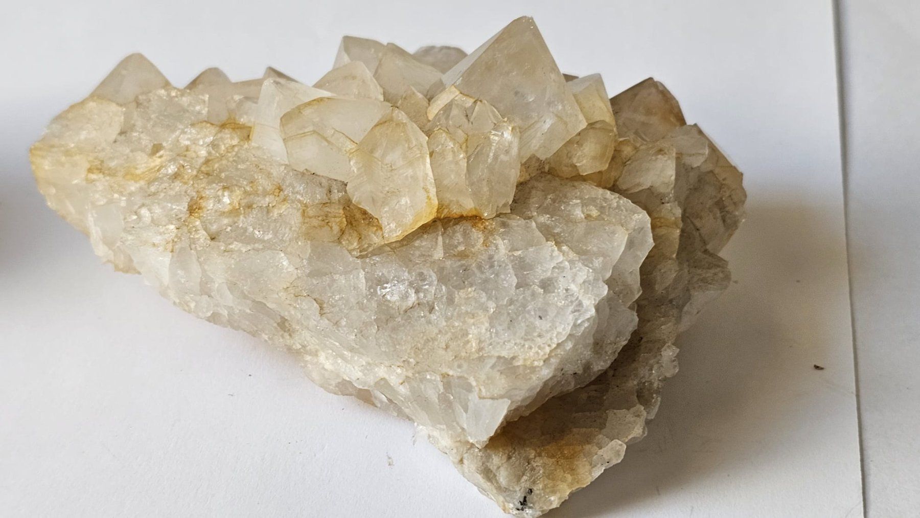 Minerali & Pietre curative: Large Calcite Crystal Cluster on Matrix – Usato da St-Légier-Chiésaz venduto da nig_dk7p 3