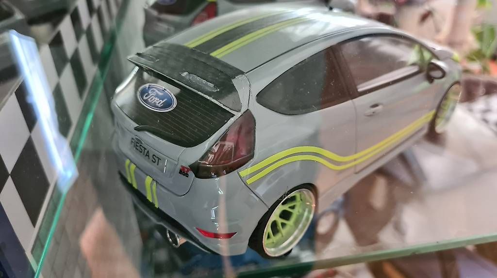 Modellini d'auto: FORD FIESTA ST 200 1:18 – Usato da Ittigen venduto da ROCKY1964