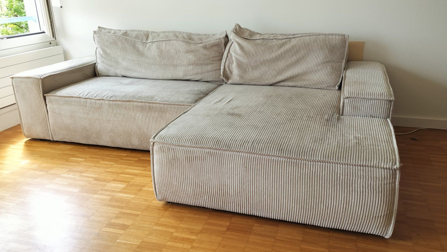Divani: Cord Beige Schlafcouch mit Stauraum – Usato da Luzern venduto da cla_k79r