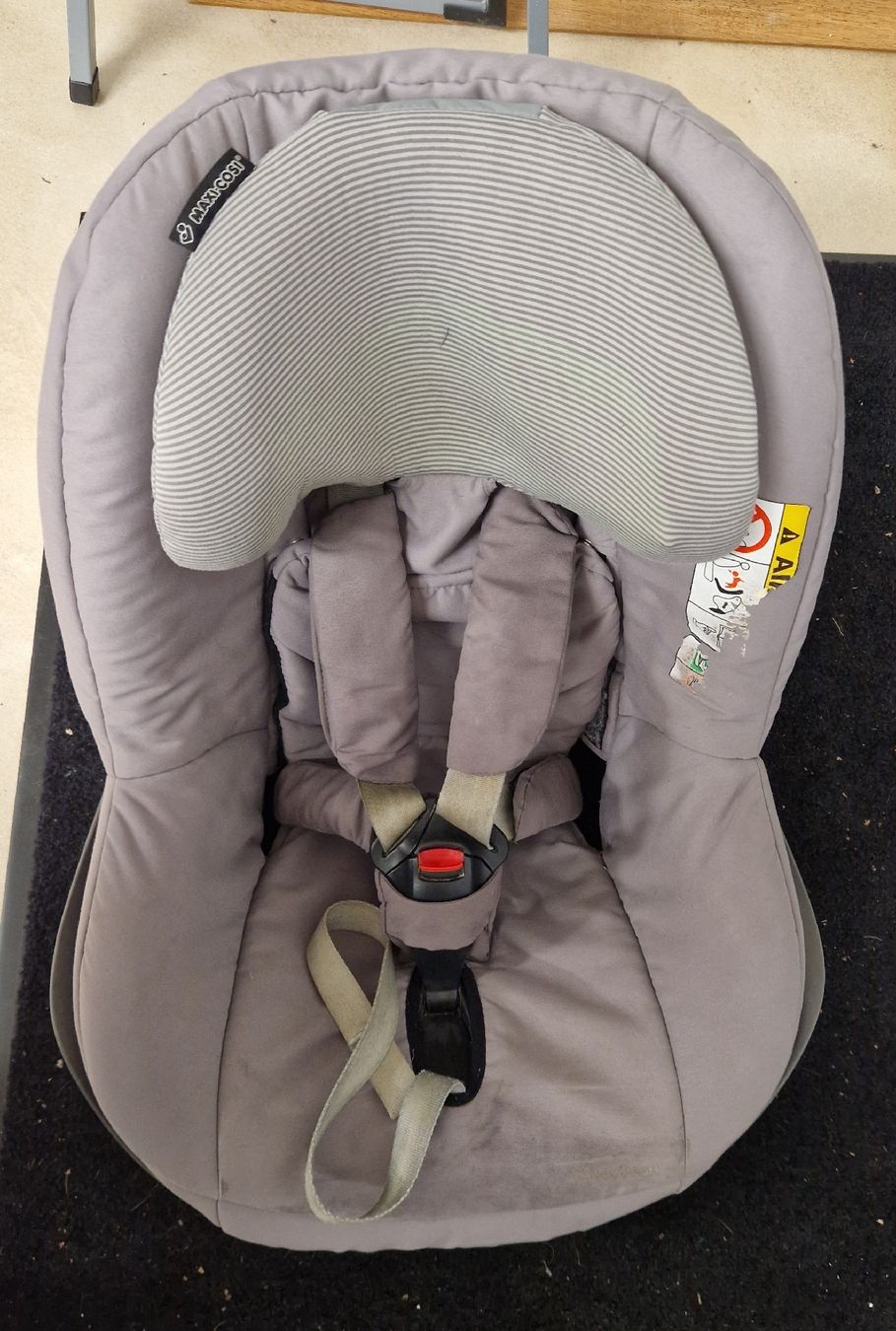 Maxi-Cosi Seggiolini per auto: Maxi-Cosi - Kindersitz mit 2wayFix-Base (ISOFIX) – Usato da Oberentfelden venduto da houserman 2