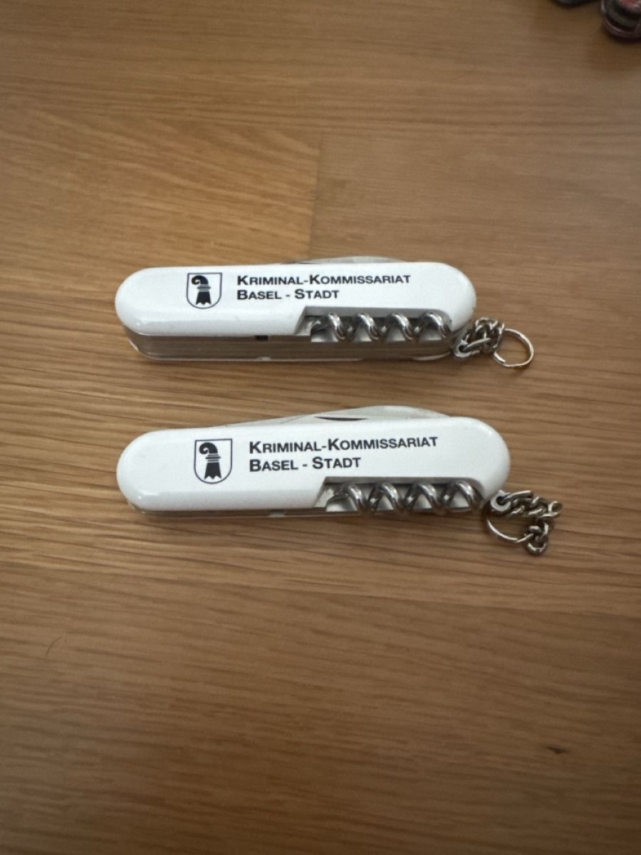 Victorinox Coltelli tascabile: Victorinox Sackmesser Breit und Schmal – Usato da Basel venduto da Tizi.L 1