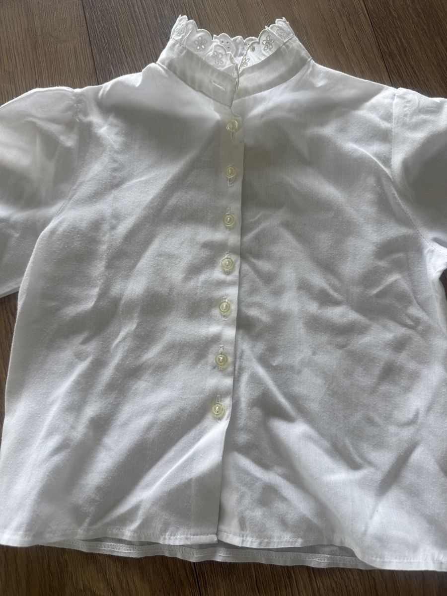 Camicette, T-shirt & Top: Süsses weisses Spitzen-Blüschen, Grösse 104 – Usato da Altendorf venduto da c.niesper 1
