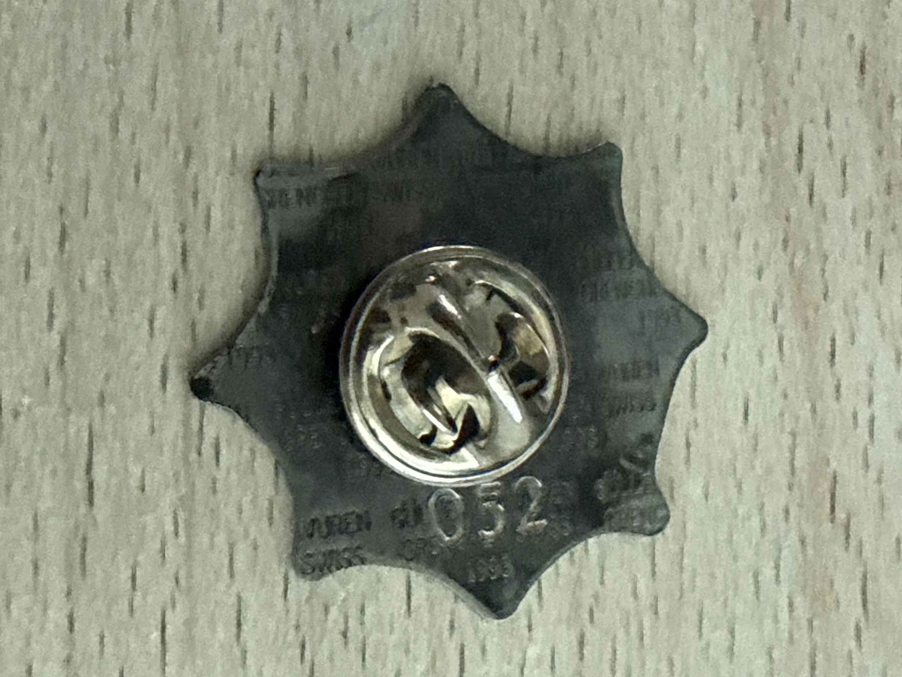 Placchette & Badge: Pin Stadtpolizei Grenchen – Usato da Glattbrugg venduto da Schweigmatt 1