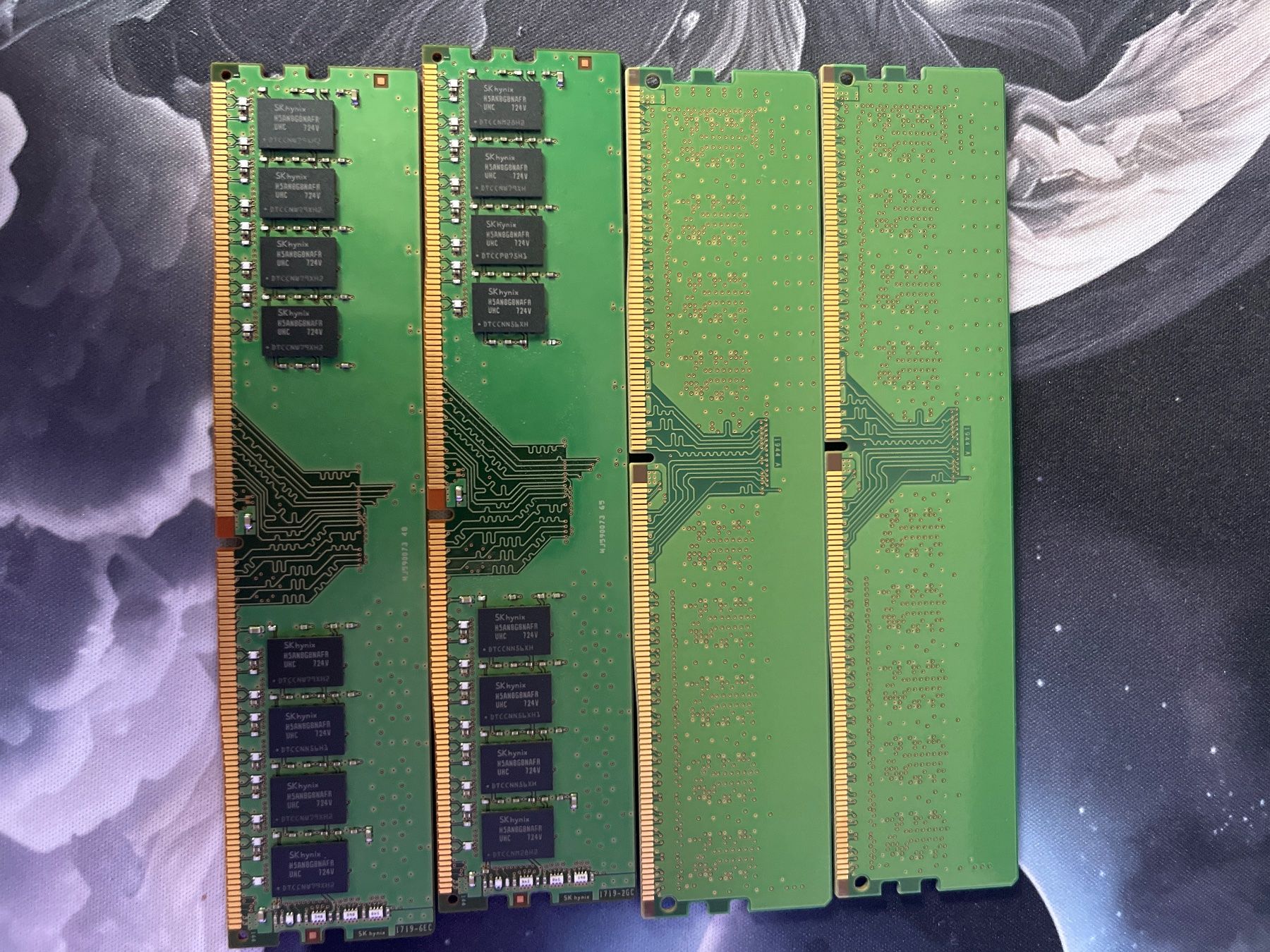 Componenti elettronici: 32 Gb DDR4 RAM 2400 MT/s – Usato da Degersheim venduto da felen67 1