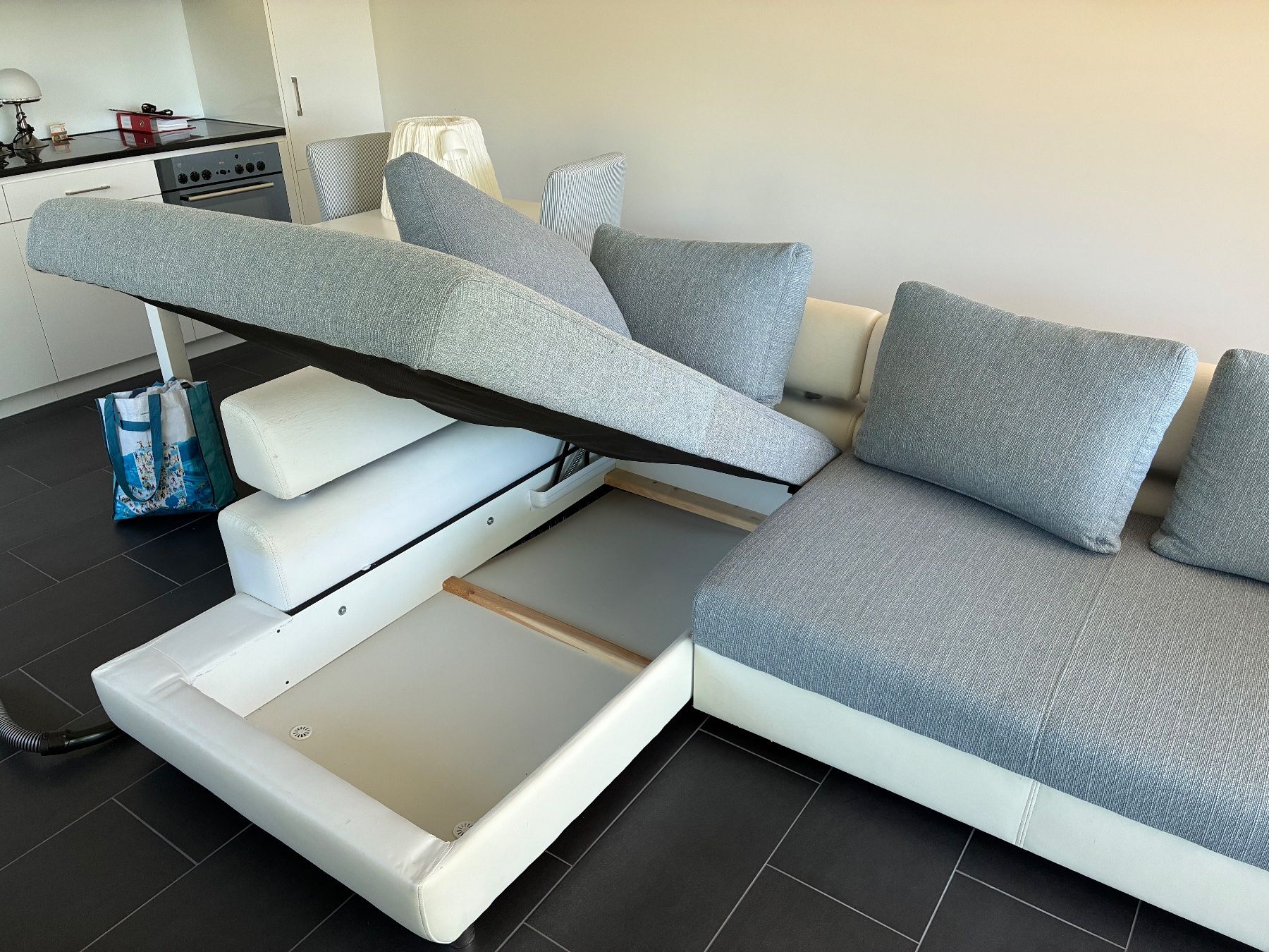 Divani: Zum Verschenken Variable Sofa, weiss-grau – Usato da Oberwil b. Zug venduto da vra_2lcg 8