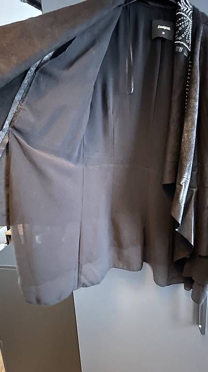 Desigual Giacche: Desigual Jacke mit Chiffon Gr. 38 – Usato da Niederuzwil venduto da vimse_publicsale 1