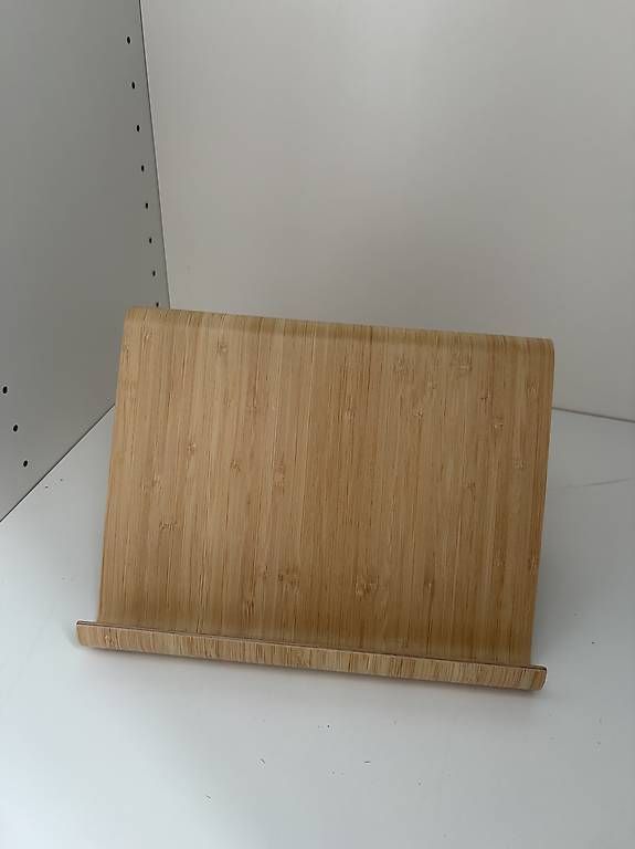 Supporti a parete: Support IKEA VIVALLA – Usato da Conthey venduto da carina.pereira
