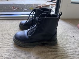 Stiefel Zara schwarz Grösse 27 gebraucht