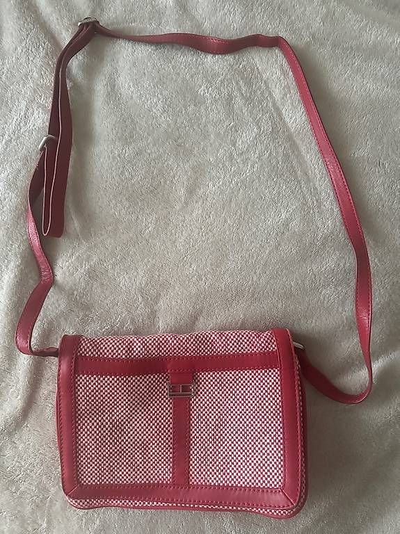Taschen für Damen: Borsa a tracolla Tommy Hilfiger – Gebraucht aus Massagno von whi_d5bd 1