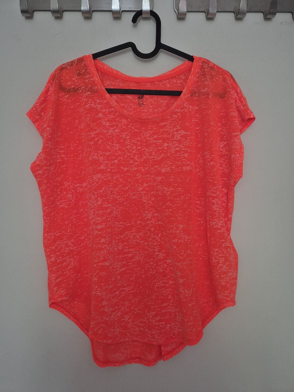 H&M T-shirt: H&M Sport Shirt – Nuovo (secondo la descrizione) da Aesch BL venduto da sar_j59l 2