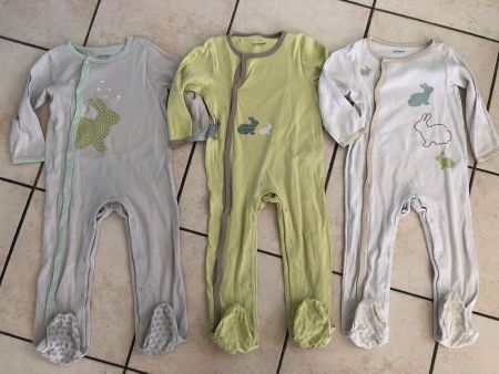3 Vertbaudet Pyjamas Gr. 94