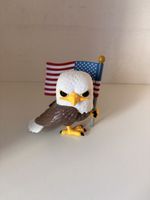 Figurine aigle avec drapeau américain peace maker bon état 
