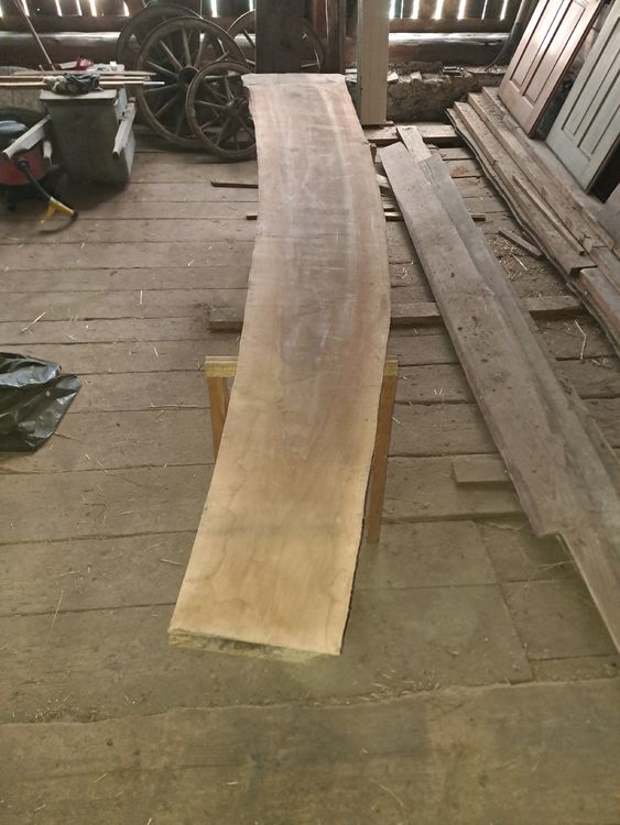 Articoli in legno: rustikales Nussbaumbrett – Usato da Ottenbach venduto da Ponto1 2
