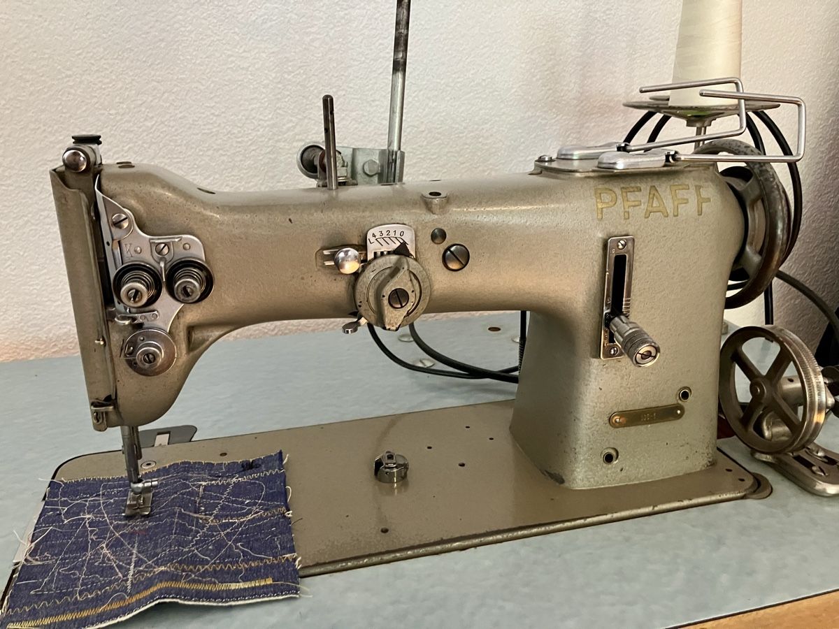 Pfaff Macchine da cucire: Industrial sewing machine Pfaff 138 – Usato da Orvin venduto da elo_9fjs 1