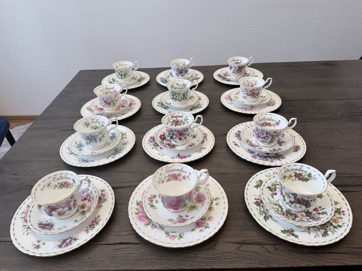 Royal Albert Set di piatti: Royal Albert 12 months set – Nuovo (secondo la descrizione) da Wallisellen venduto da kar_9wjc