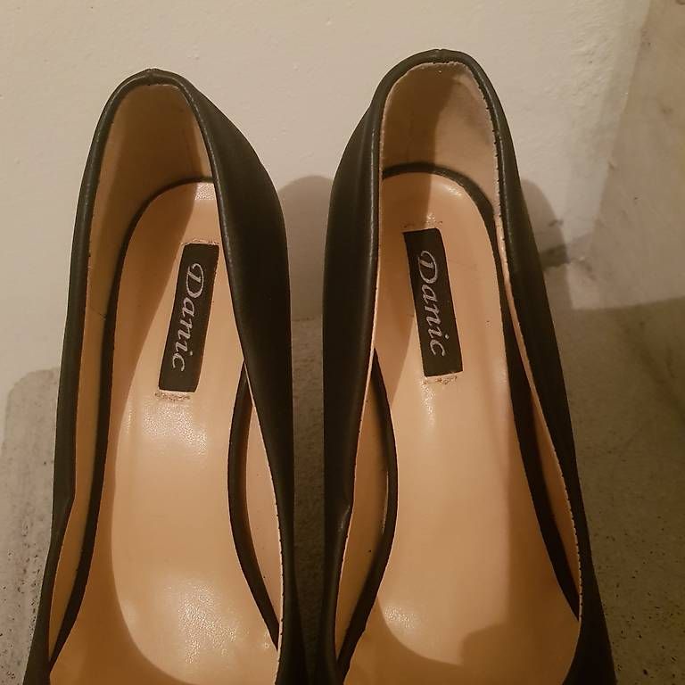 Scarpe da donna: Neue, elegante Damen Schuhe – Usato da Kehrsiten venduto da Mchopard 3