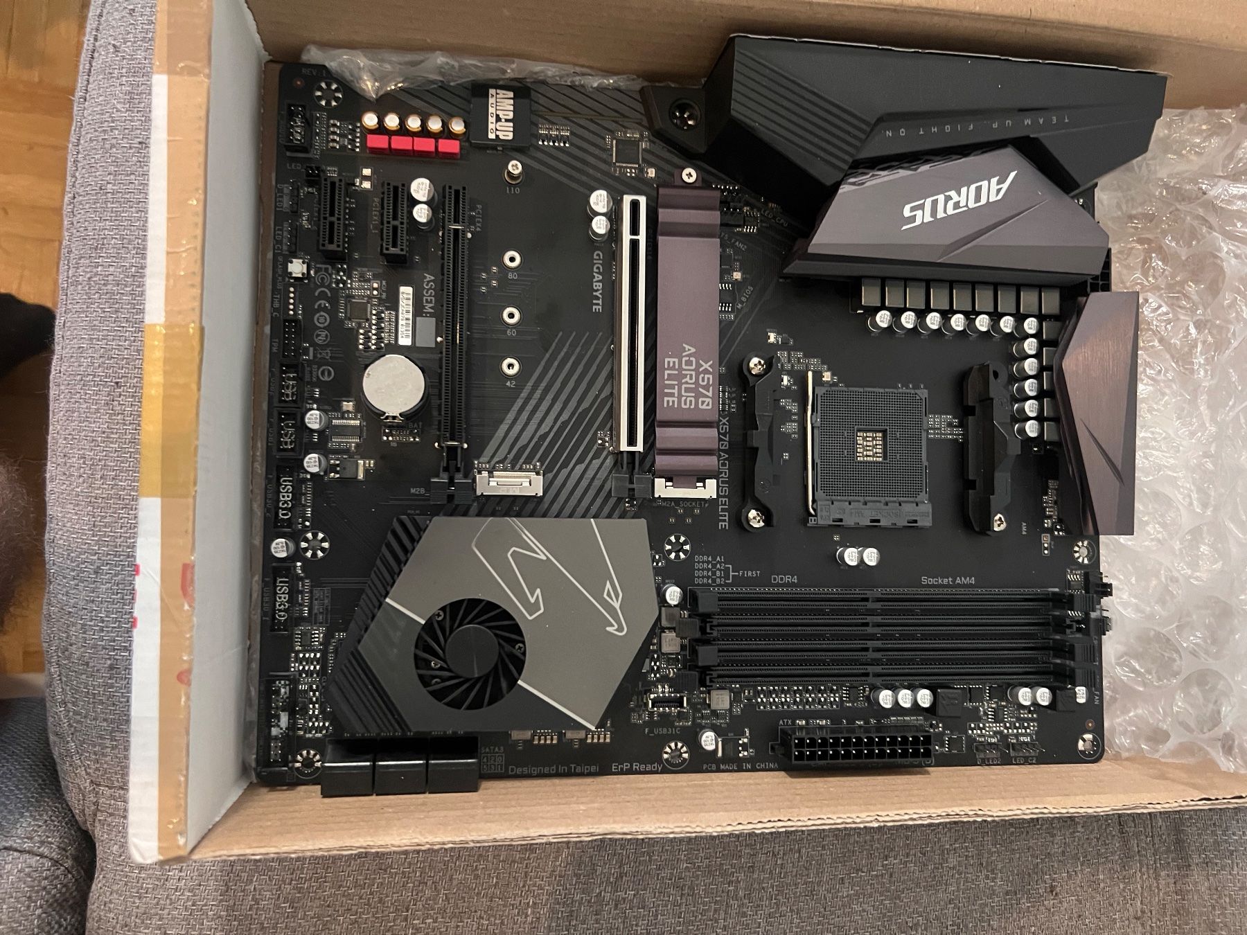 Gigabyte Schede madri: Aorus X570 Elite Defekt – Difettoso da Savièse venduto da Rafaelzmbx