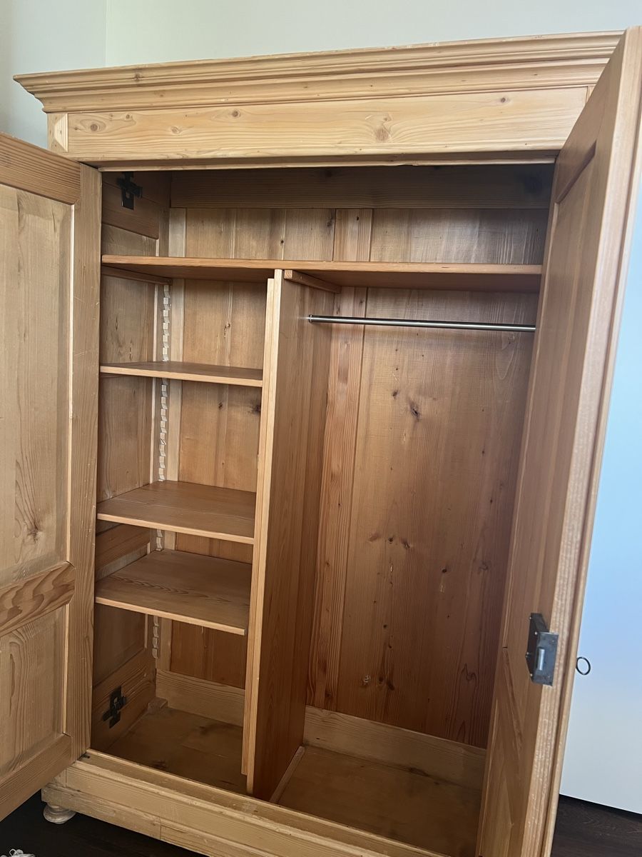 Armoires: Antiker Holzschrank – D'occasion à Kilchberg ZH par Lisavivienne 7