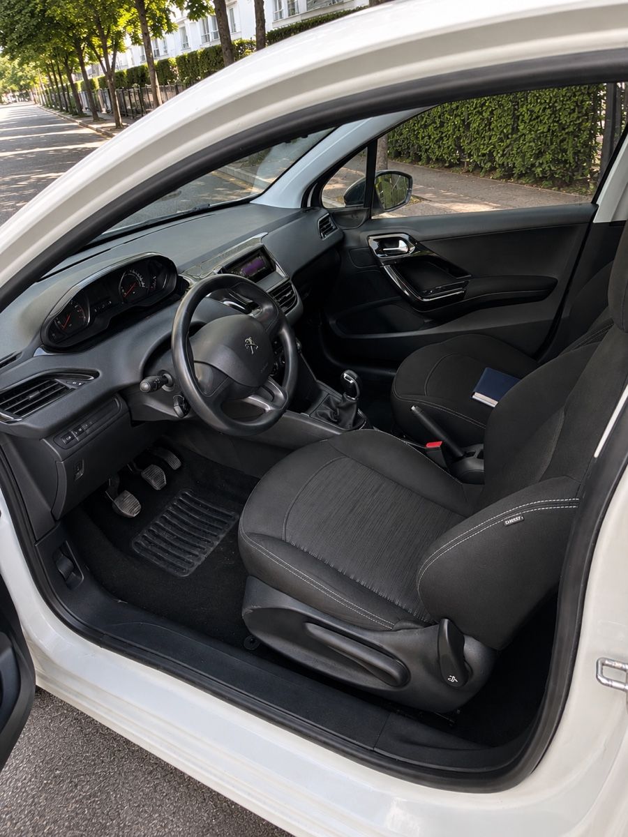 Peugeot Automobili: Peugeot 208 1.0 – Usato da Belp venduto da Tschaembi 2