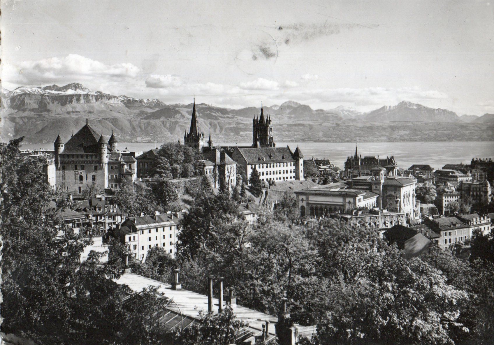 Cartes postales: Lausanne - Vue générale – D'occasion à Melano par pisonsdro