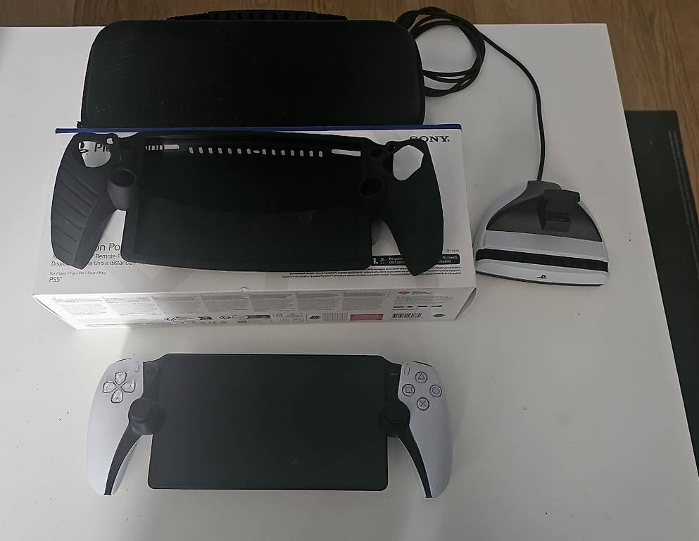 Sony Console: Playstation Portable "Weiß" mit Zubehör – Usato da schaan venduto da Used_Good 2