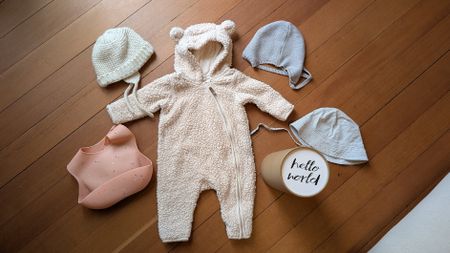 Babyset (Strampler, Mützen, Sonnenhut, Lätzchen, Nuschi) 