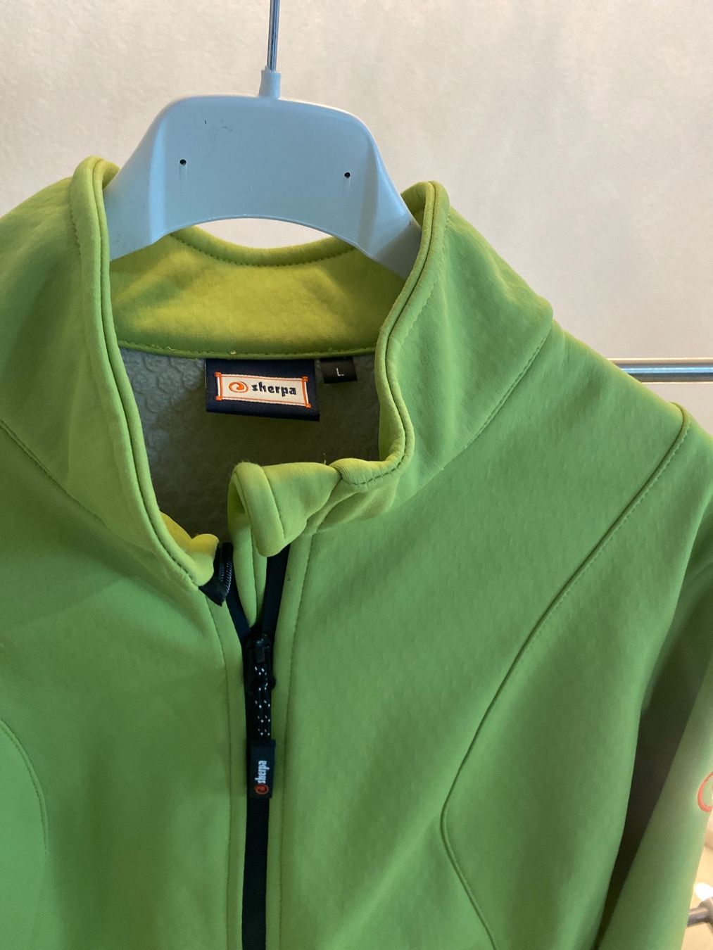 Sherpa Jacken: Sherpa Softshell Jacke / Frau L – Gebraucht aus Birrwil von Bendegriz 2