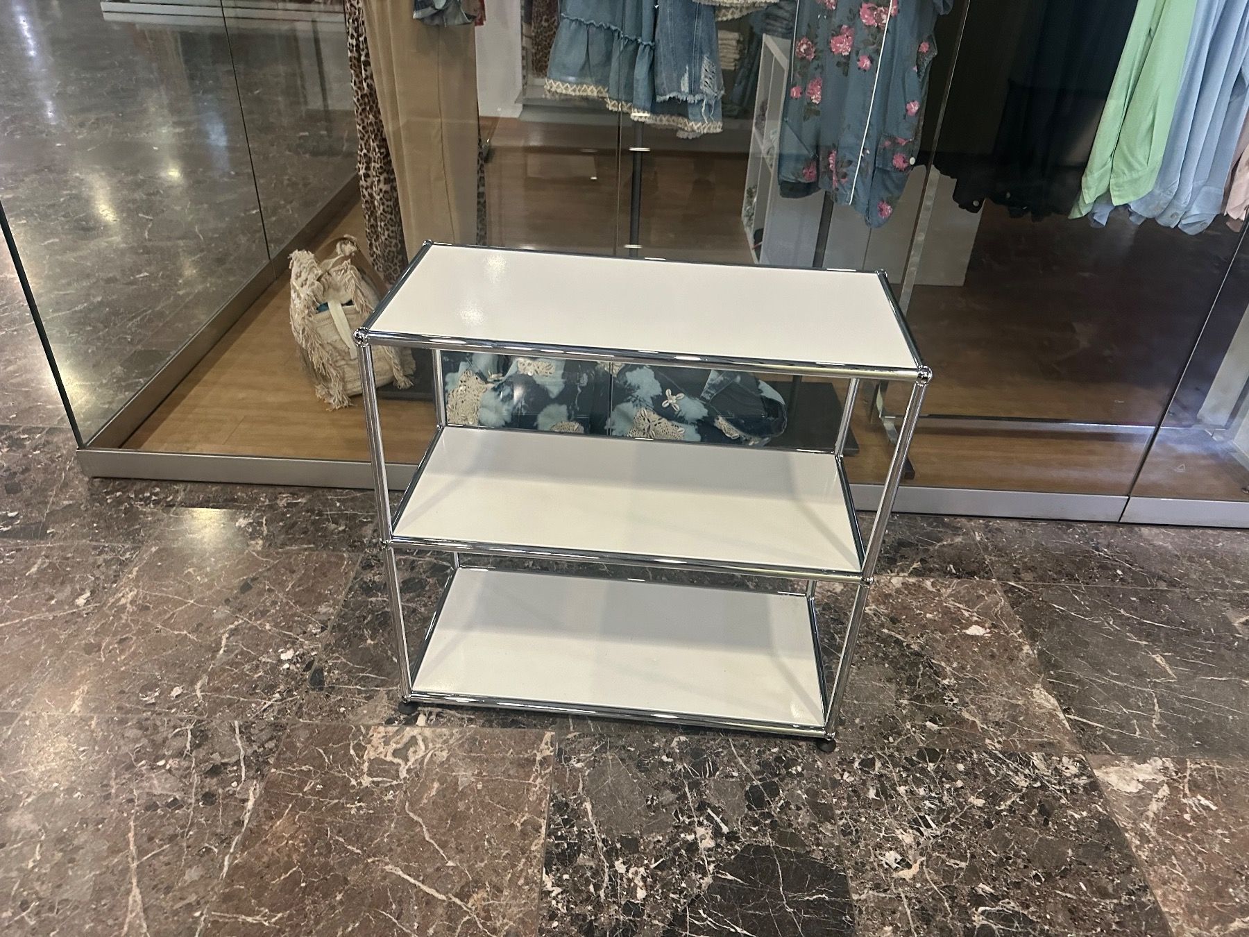 USM Regale: USM Regal – Gebraucht aus Pfaffhausen von only.lux