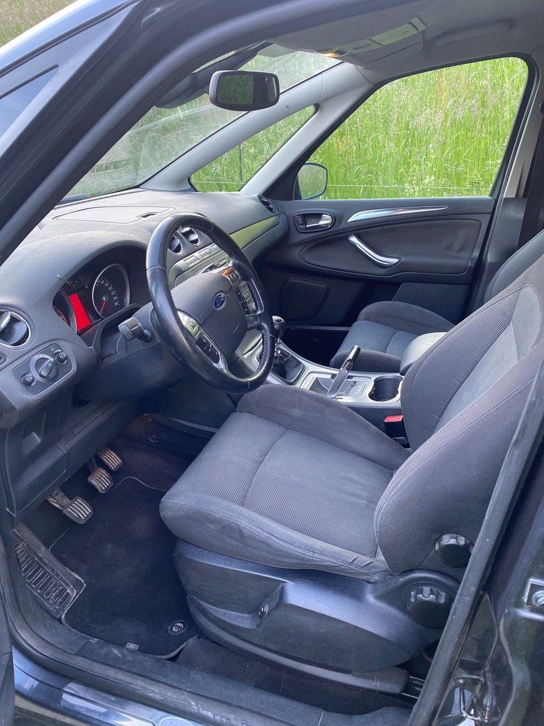 Ford Autos: Auto S-Max für Export – D'occasion à Heitenried par dubach01 5
