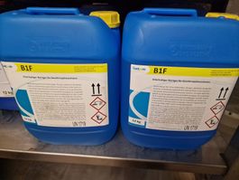 Chlorhaltiger Reiniger für Geschirrspülmaschinen