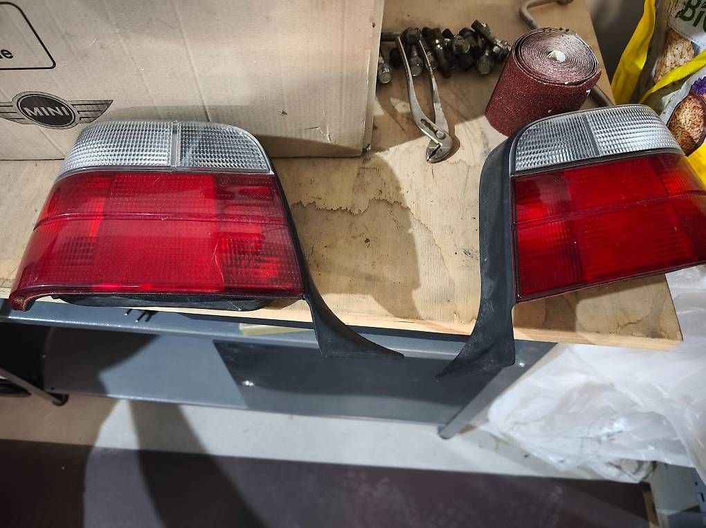 Tutti pezzi di ricambio auto: BMW E36 Touring Heckleuchten. – Usato da Zihlschlacht venduto da rad_vvm9