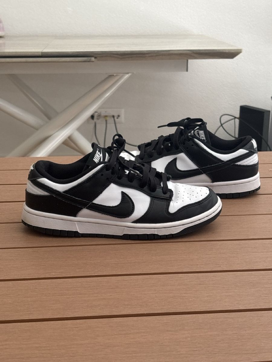 Nike Scarpe da uomo: Nike Dunk Low Panda Black White Sneakers EU 40.5  – Usato da Weiach venduto da rupi91