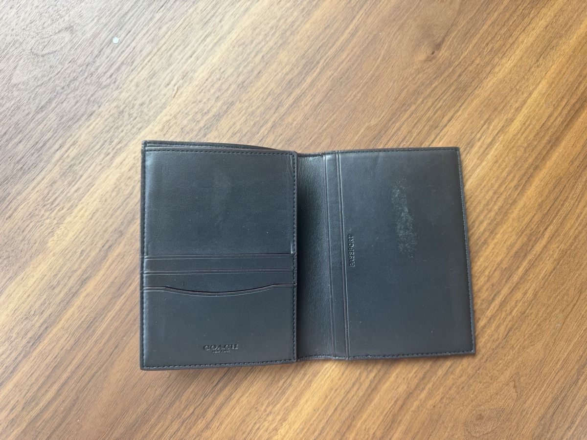 Coach Portafogli: Coach Passport Cover – Nuovo (secondo la descrizione) da Zürich venduto da alieacelina 1