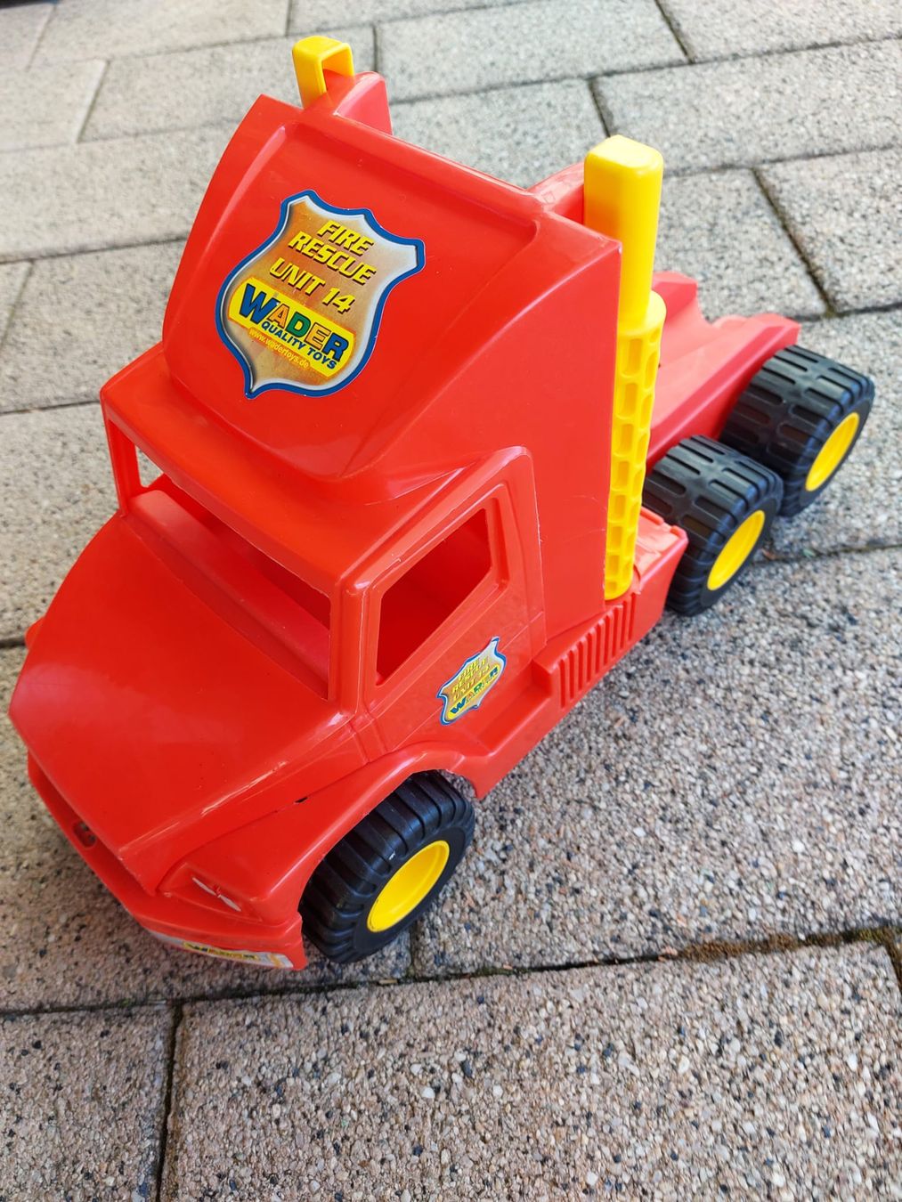 Spielzeuge: Feuerwehr Auto mit Zubehör Länge 77cm – Gebraucht aus Lausen von Chaldrian 6