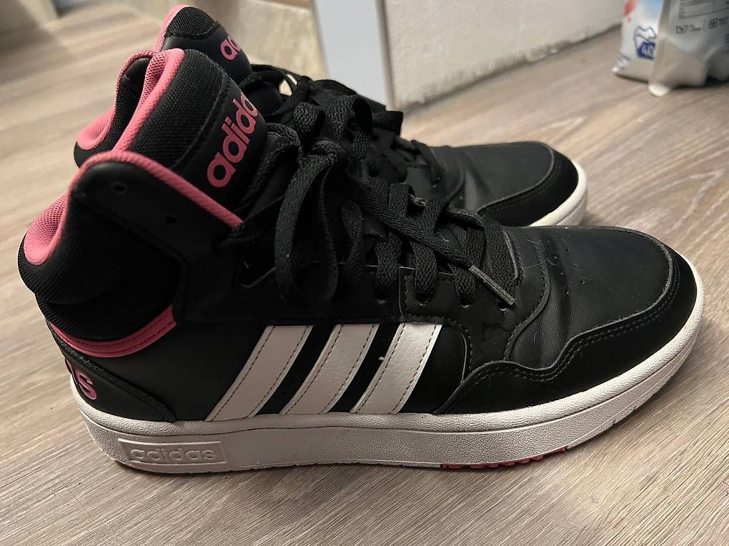 Adidas Scarpe da donna: Adidas Schuhe, neuwertig – Usato da Hirschthal venduto da rooblue