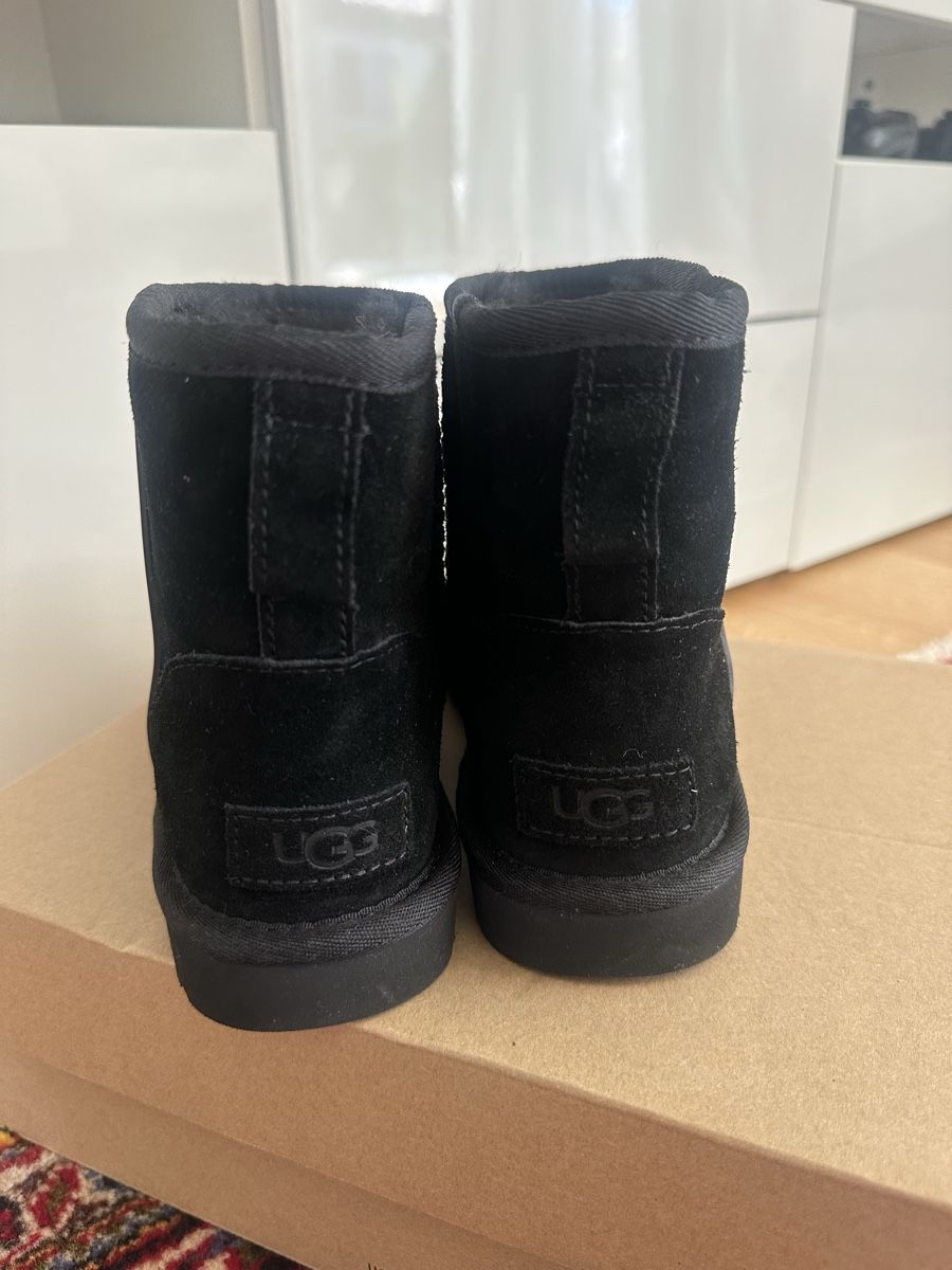 Ugg Damenschuhe: UGG‘s  – Neu (gemäss Beschreibung) aus Mülligen von Terezah 2