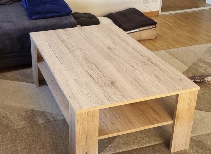 Tables: Couchtisch Holzoptik mit Ablage neuwertig – D'occasion à Ried b. Kerzers par SebastianAlexx 1