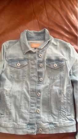 Only Jeansjacke hellblau klassischer Schnitt neuwertig